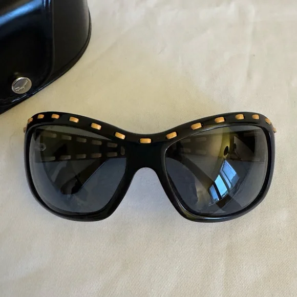 SALVATORE FERRAGAMO 2110/Q 101/87 Women Black Sunglasses EUC - Picture 2 of 8